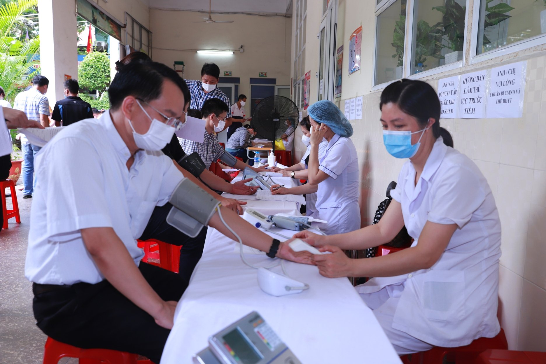 Công an quận Hồng Bàng tổ chức cho 30 chức sắc, chức việc tôn giáo tiêm vắc-xin phòng Covid-19